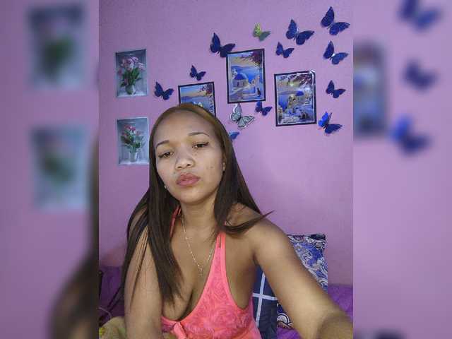 Vaninah live cam on BongaCams