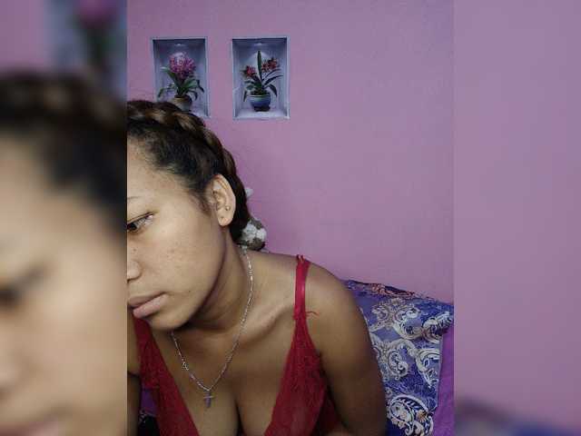 Vaninah live cam on BongaCams