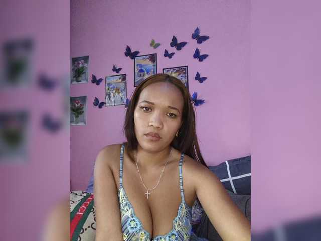 Vaninah live cam on BongaCams
