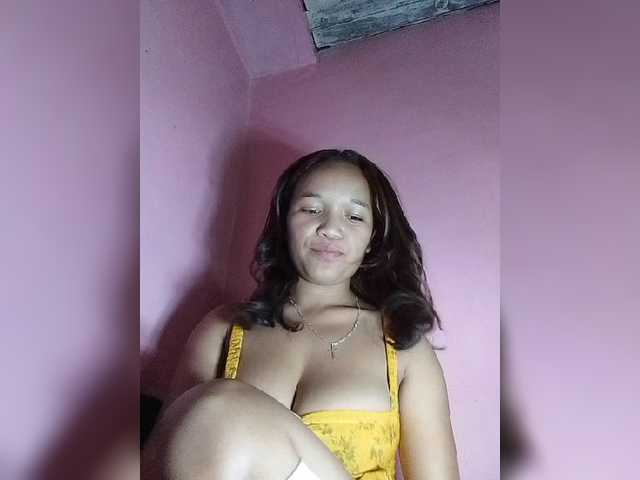 Vaninah live cam on BongaCams