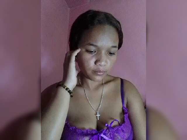 Vaninah live cam on BongaCams