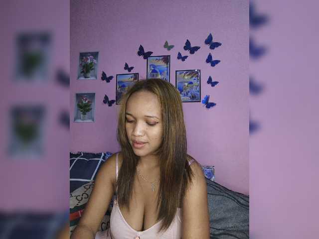 Vaninah live cam on BongaCams