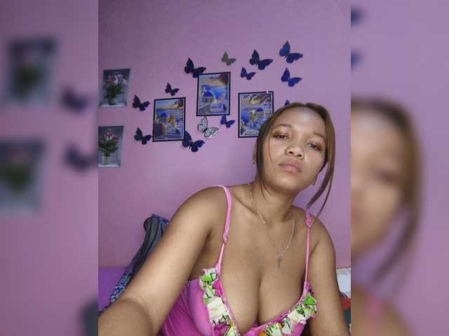 Vaninah live cam on BongaCams