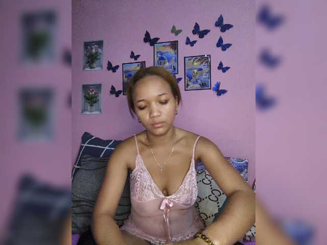 Vaninah live cam on BongaCams
