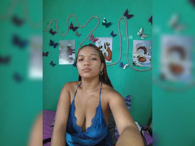 Valentina22 live cam on BongaCams