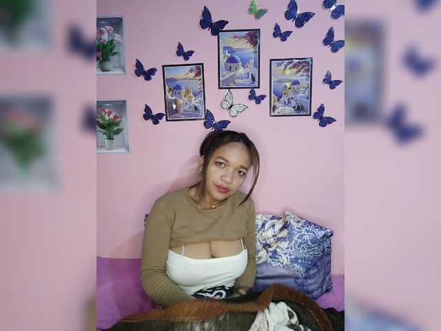 Vaninah live cam on BongaCams
