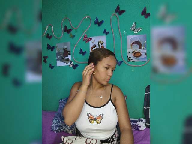 Vaninah live cam on BongaCams