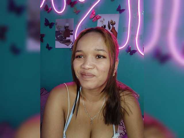Vaninah live cam on BongaCams