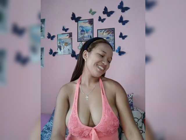 Vaninah live cam on BongaCams