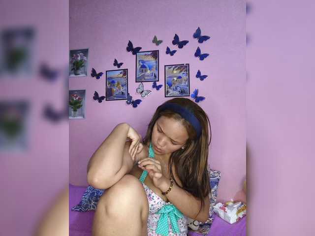 Vaninah live cam on BongaCams