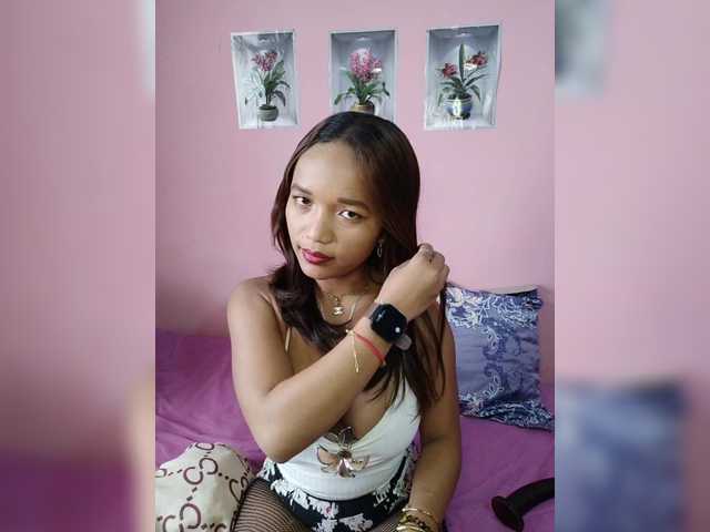 Vaninah live cam on BongaCams