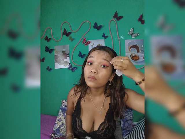 Vaninah live cam on BongaCams