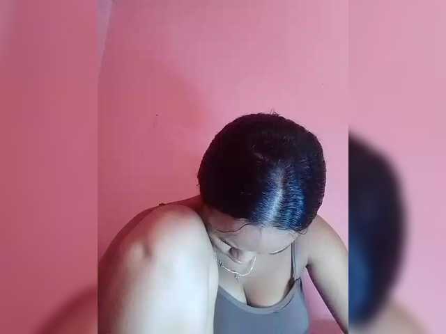 Vaninah's BongaCams show and profile