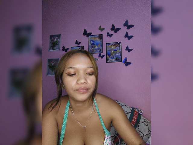 Vaninah live cam on BongaCams