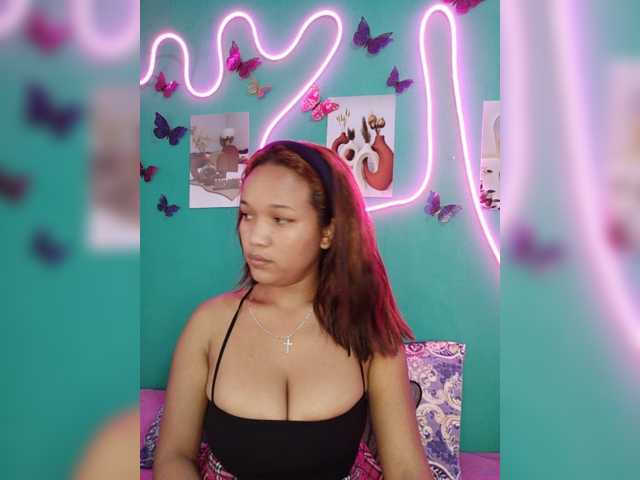 Vaninah live cam on BongaCams