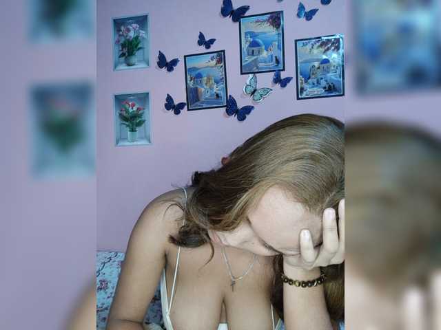 Vaninah live cam on BongaCams