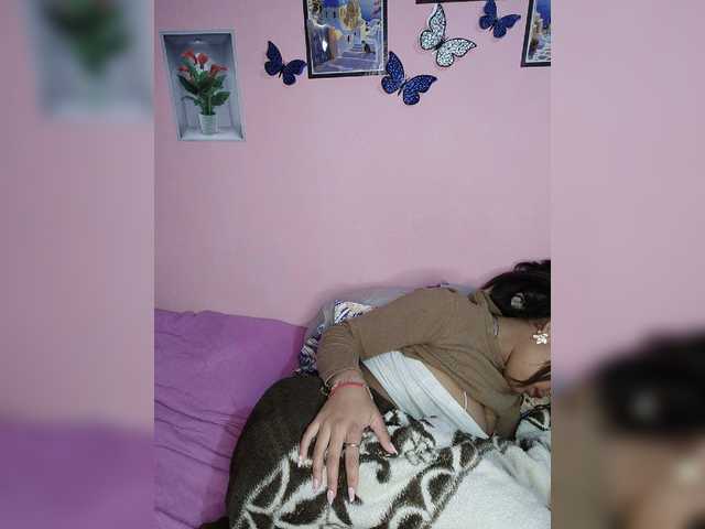 Vaninah live cam on BongaCams