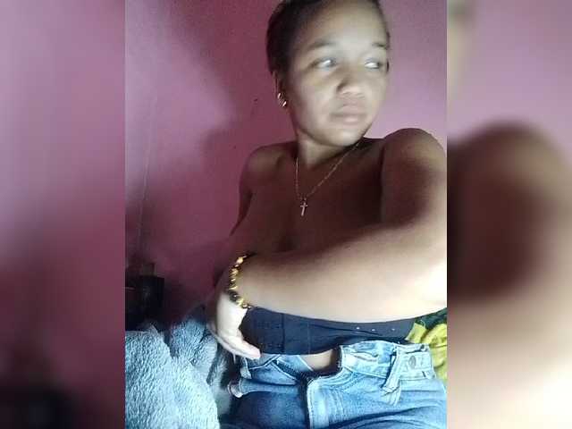 Vaninah live cam on BongaCams
