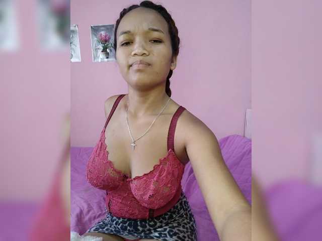 Vaninah live cam on BongaCams