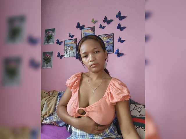 Vaninah live cam on BongaCams