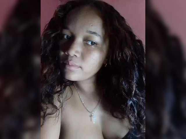 Vaninah live cam on BongaCams