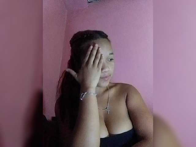 Vaninah live cam on BongaCams