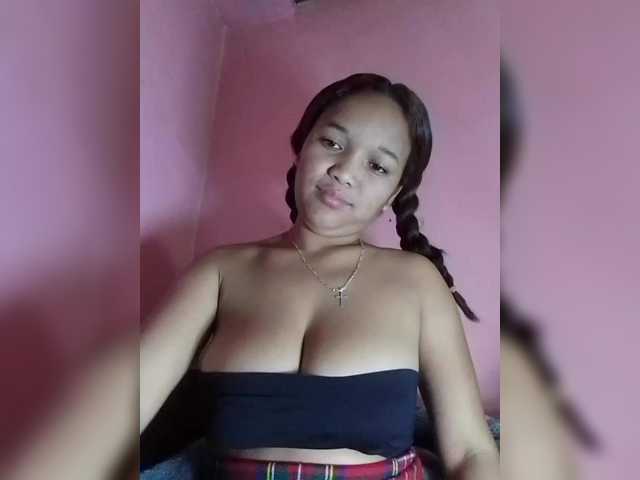 Vaninah live cam on BongaCams