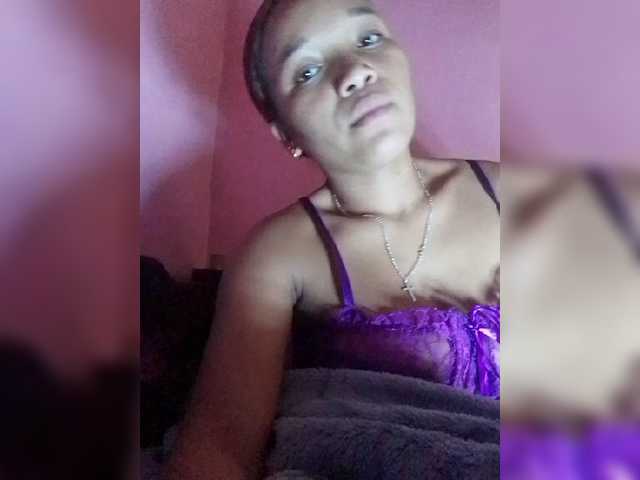 Vaninah live cam on BongaCams