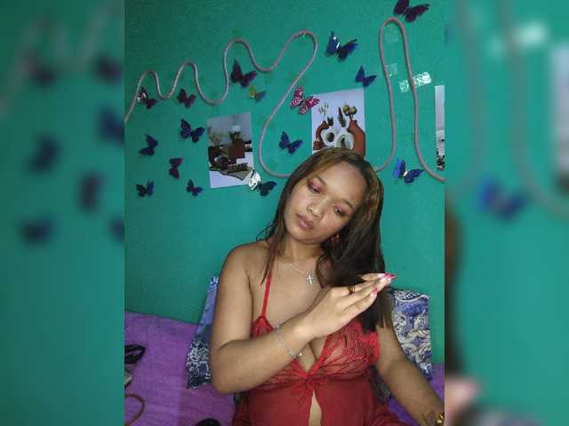 Vaninah live cam on BongaCams