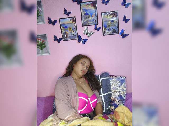 Vaninah live cam on BongaCams