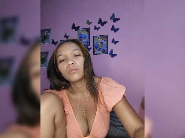 Vaninah live cam on BongaCams