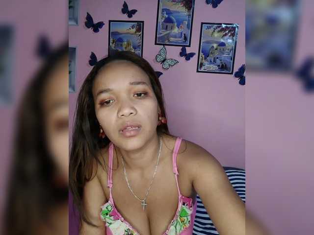 Vaninah live cam on BongaCams