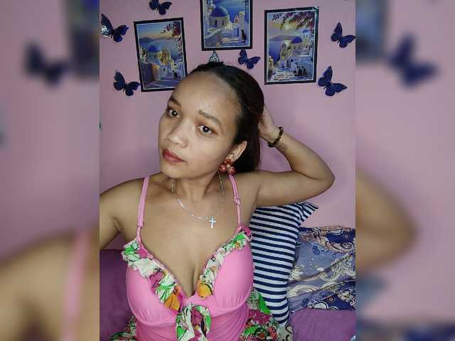 Vaninah live cam on BongaCams