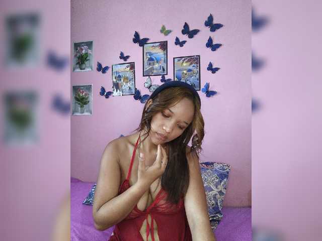 Vaninah live cam on BongaCams