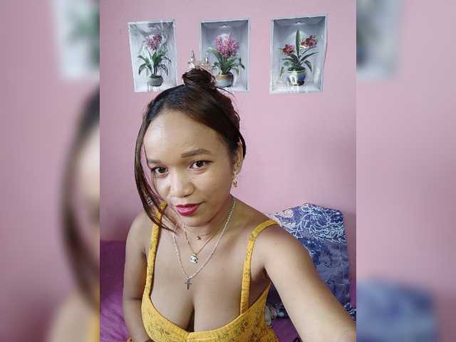 Vaninah live cam on BongaCams