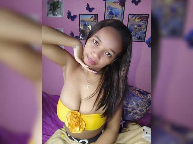 Vaninah live cam on BongaCams