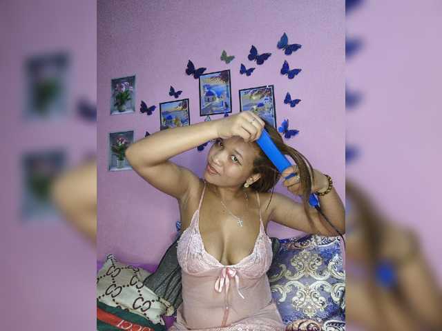 Vaninah live cam on BongaCams