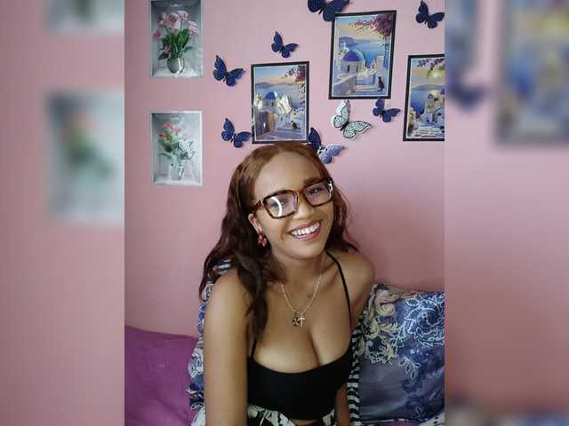 Vaninah live cam on BongaCams