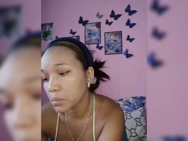 Vaninah live cam on BongaCams