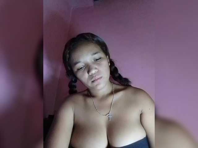 Vaninah live cam on BongaCams
