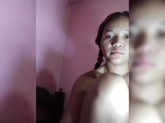 Vaninah live cam on BongaCams