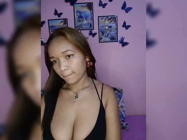 Vaninah live cam on BongaCams