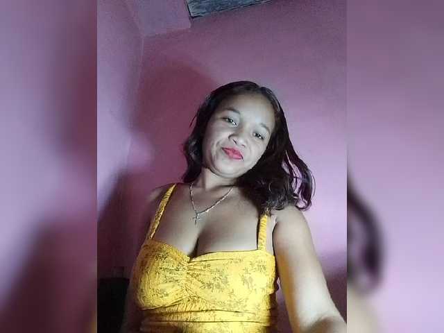 Vaninah live cam on BongaCams