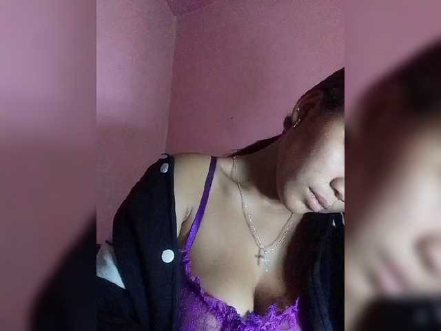 Vaninah live cam on BongaCams