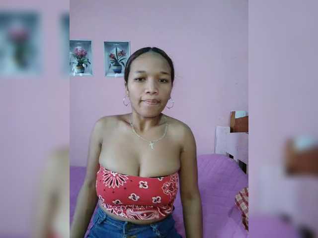 Vaninah live cam on BongaCams