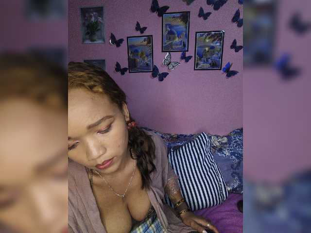 Vaninah live cam on BongaCams