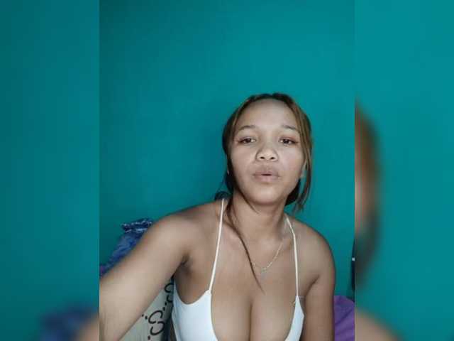 Vaninah live cam on BongaCams
