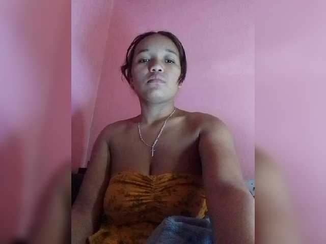Vaninah live cam on BongaCams