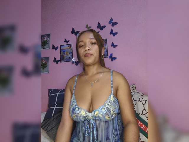 Vaninah live cam on BongaCams