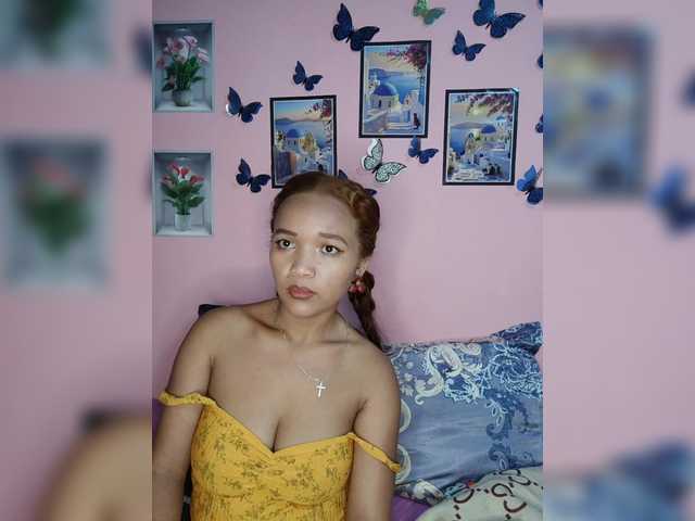 Vaninah live cam on BongaCams